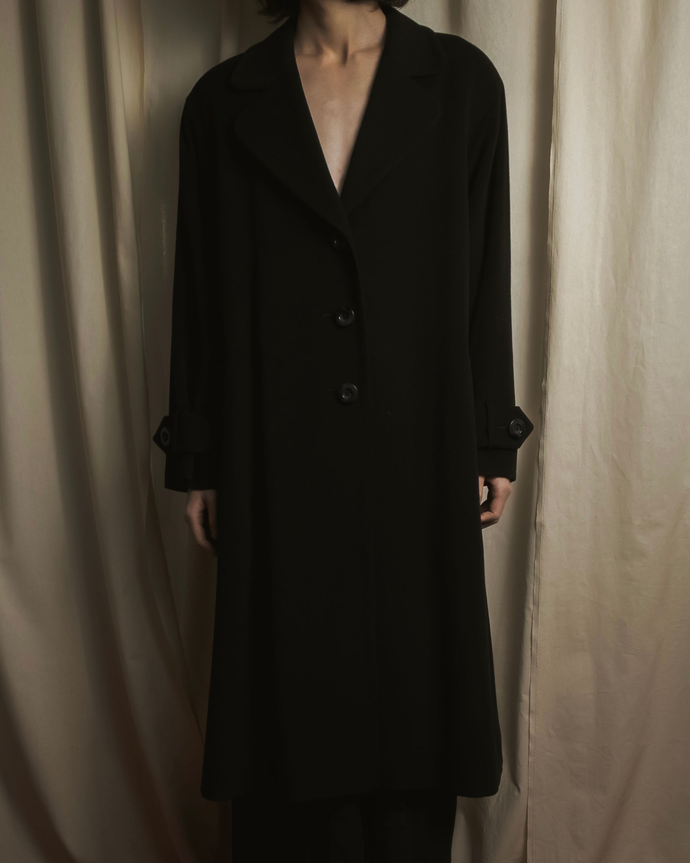 Abrigo envolvente con cinturón de los años 90 de Christian Dior