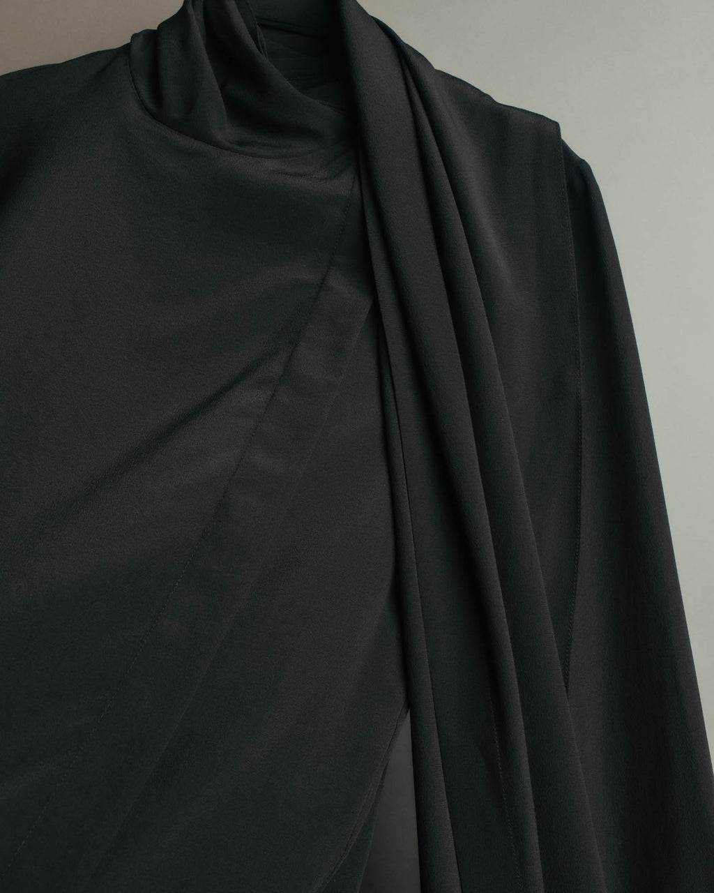 -SPECIAL- "SAINT LAURENT PARIS" 10's Fluid silk scarf-neck blouse