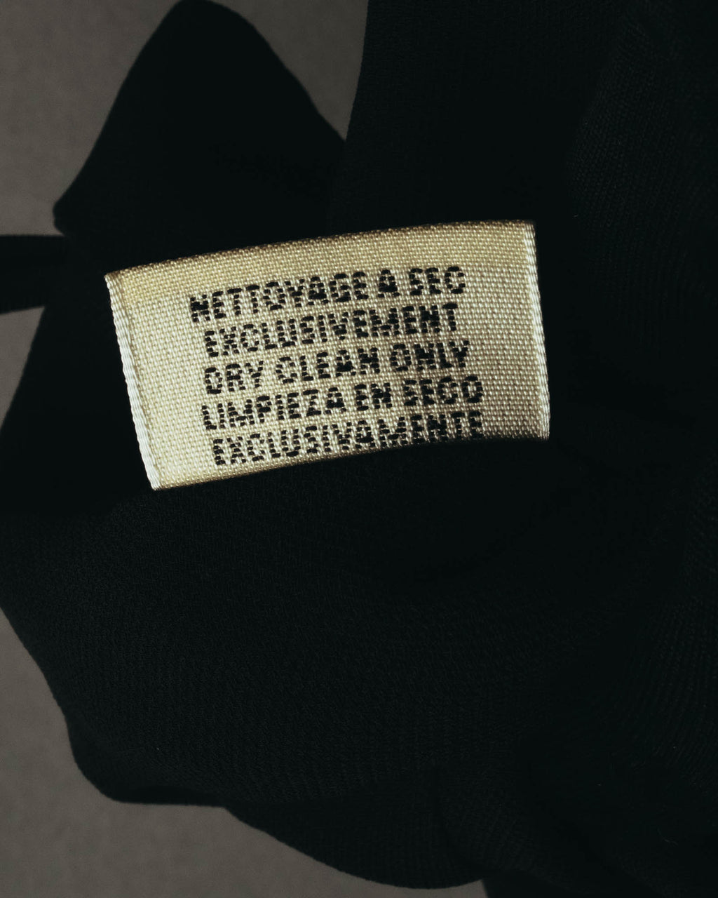 “HERMÈS” 90’s-00’s Minimal black silk wrap skirt