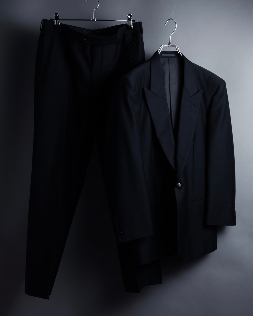 "YVES SAINT LAURENT" Strongly tailored shaped wool set up