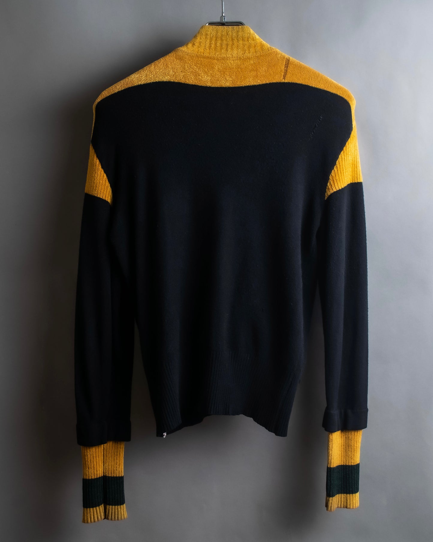 "Vivienne Westwood" Two-tone ribbed switching cardigan