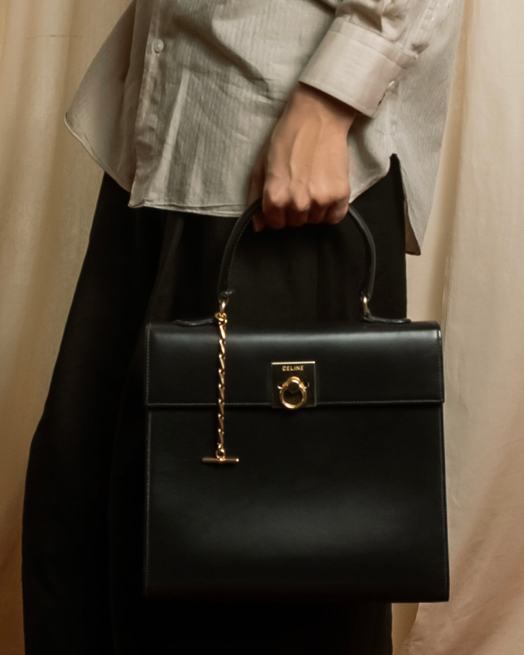 "CELINE" 80's-90's Square silhouette gold parts design leather hand bag