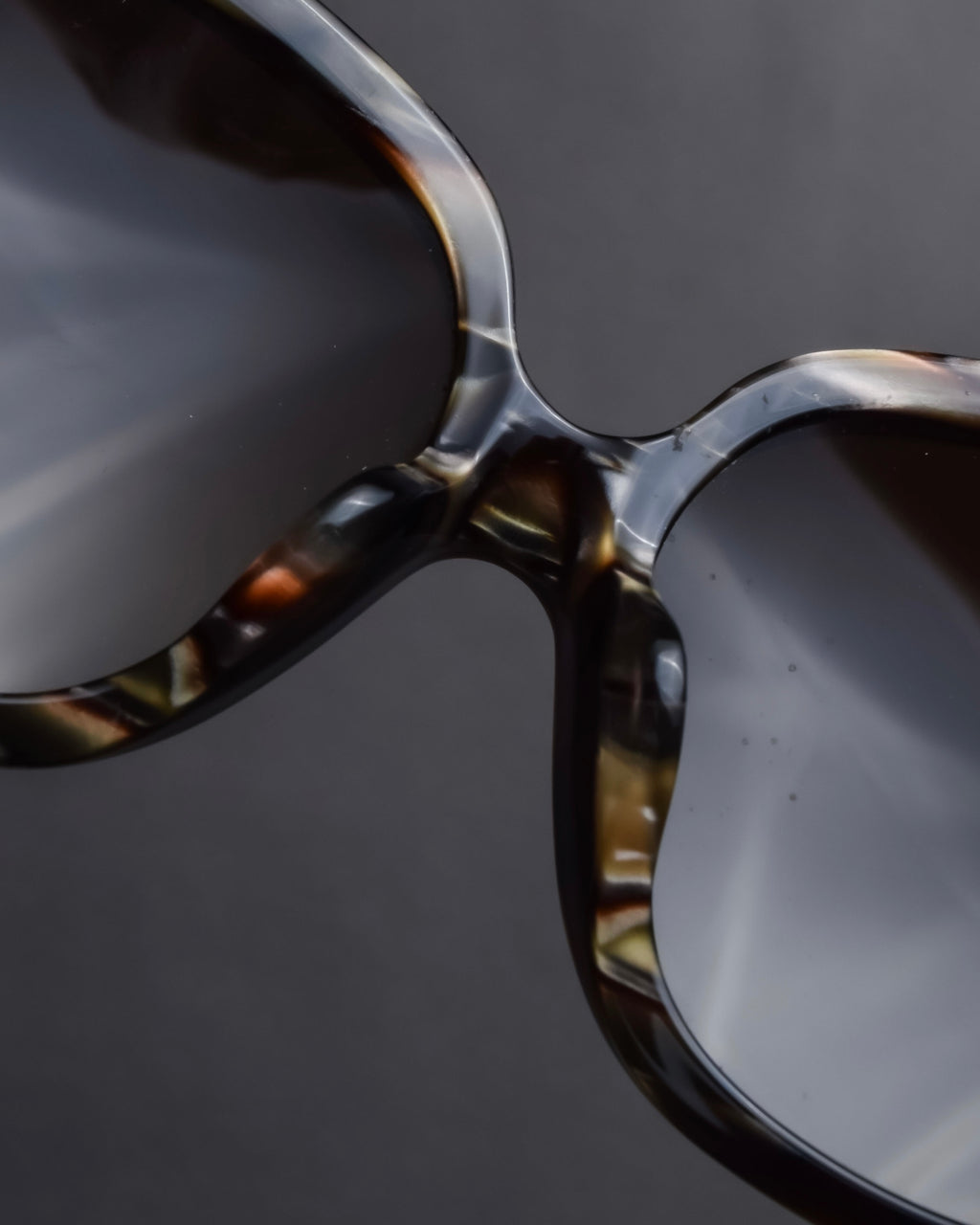 "Christian Dior" Tortoiseshell buckle detail sunglasses
