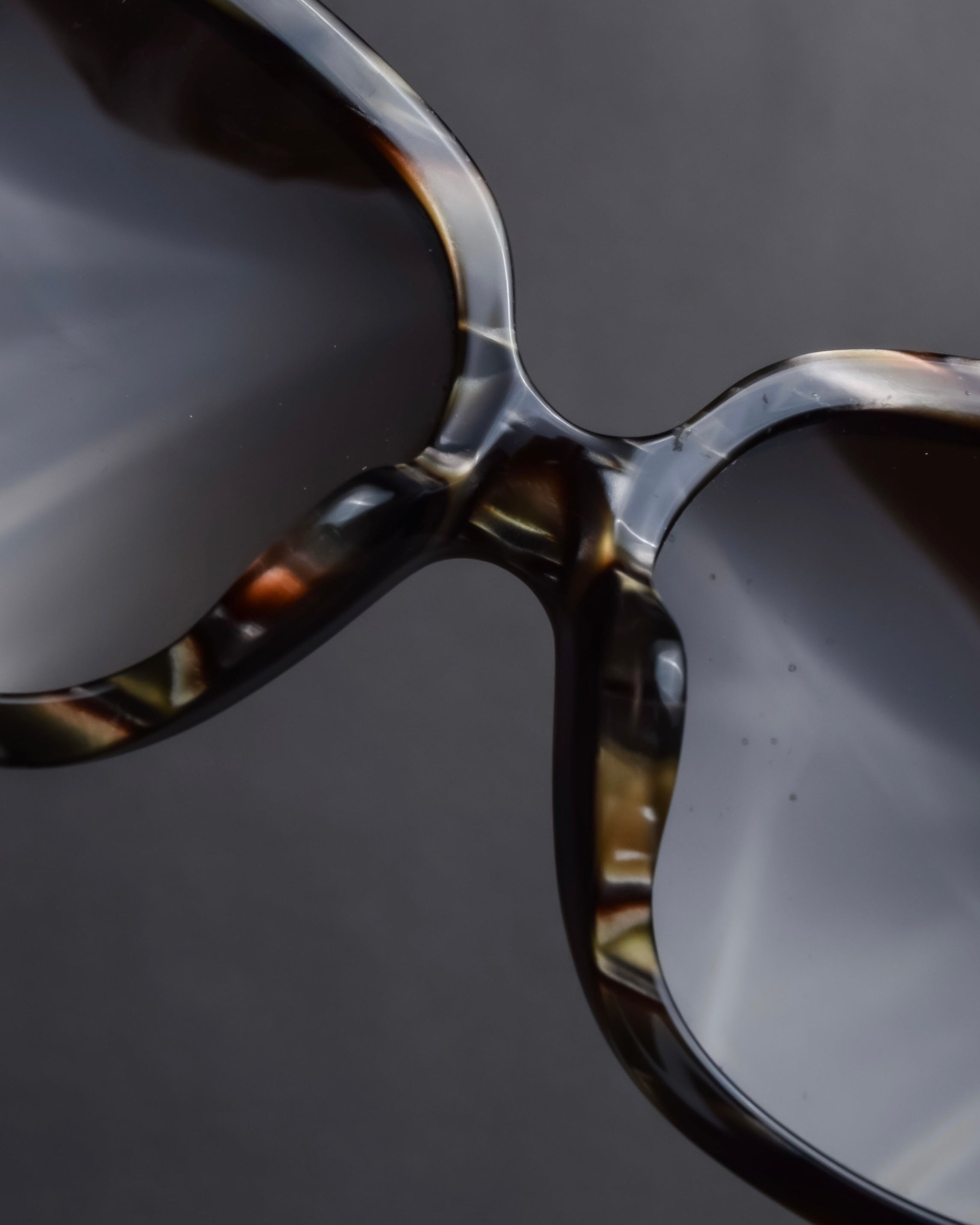 "Christian Dior" Tortoiseshell buckle detail sunglasses