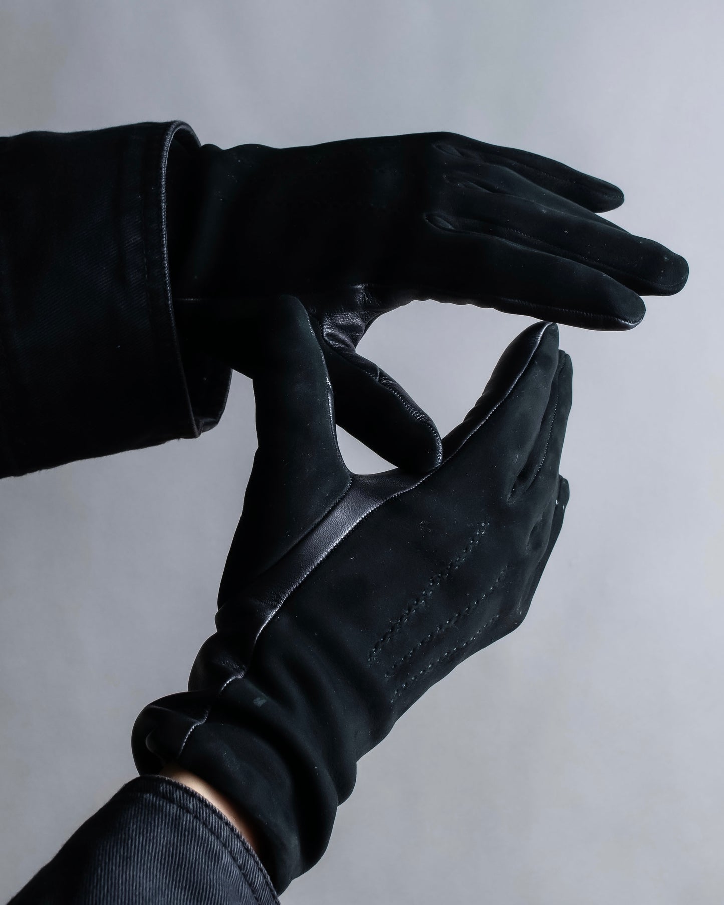 "HERMES" Leather switching design inner brushed feel gloves