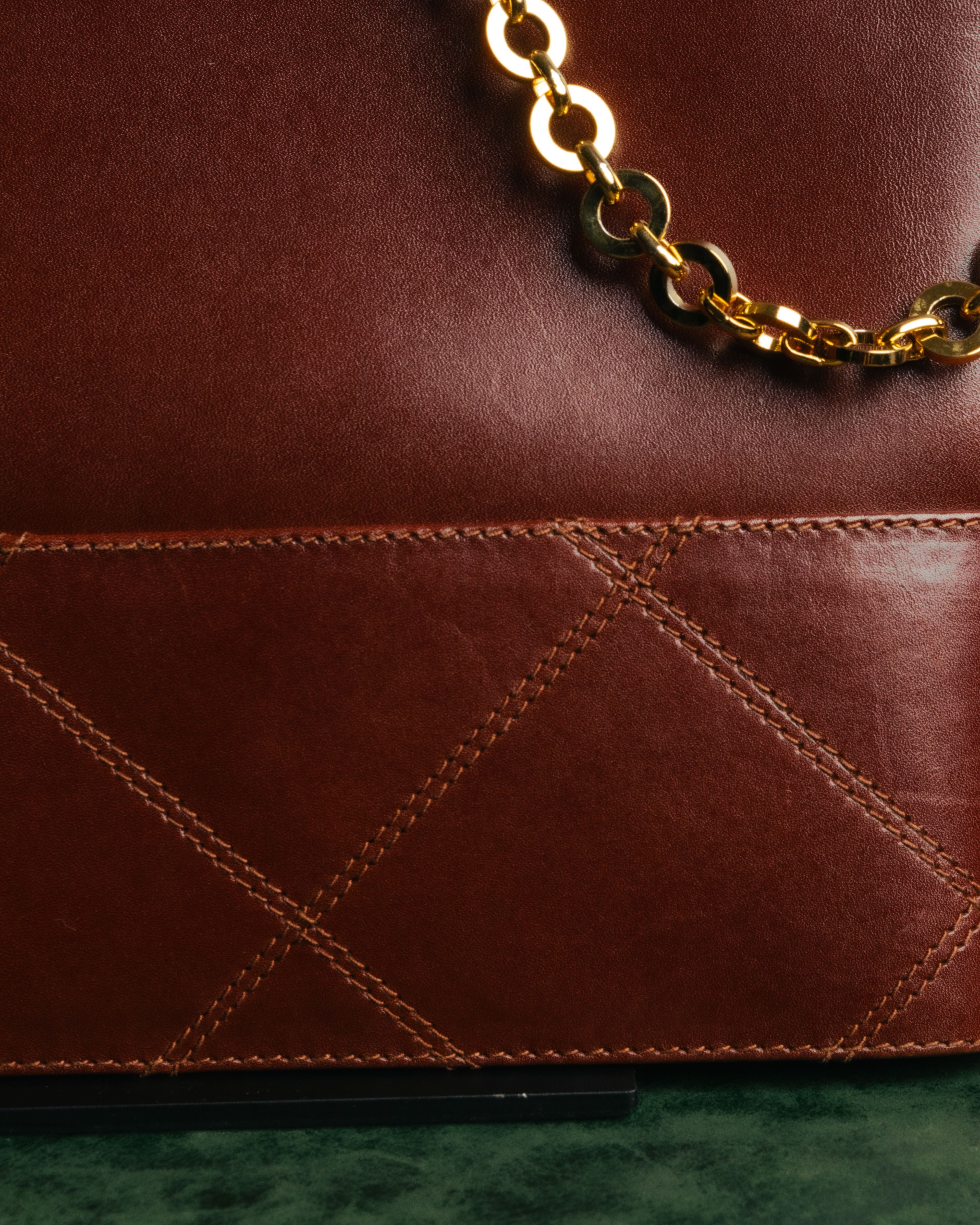 “Salvatore Ferragamo” 80’s-90’s Quilted leather chain shoulder bag
