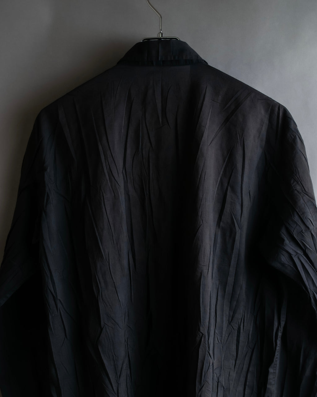 "PLEATS PLEASE ISSEY MIYAKE"
 Irregularly washed shirt jacket
