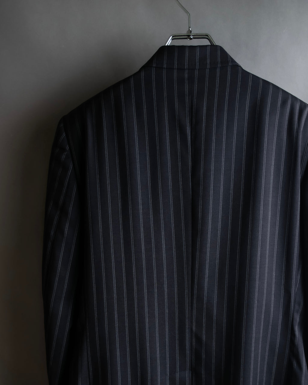 "Dolce & Gabbana" Pinstripe vertical lines emphasized tailored jacket