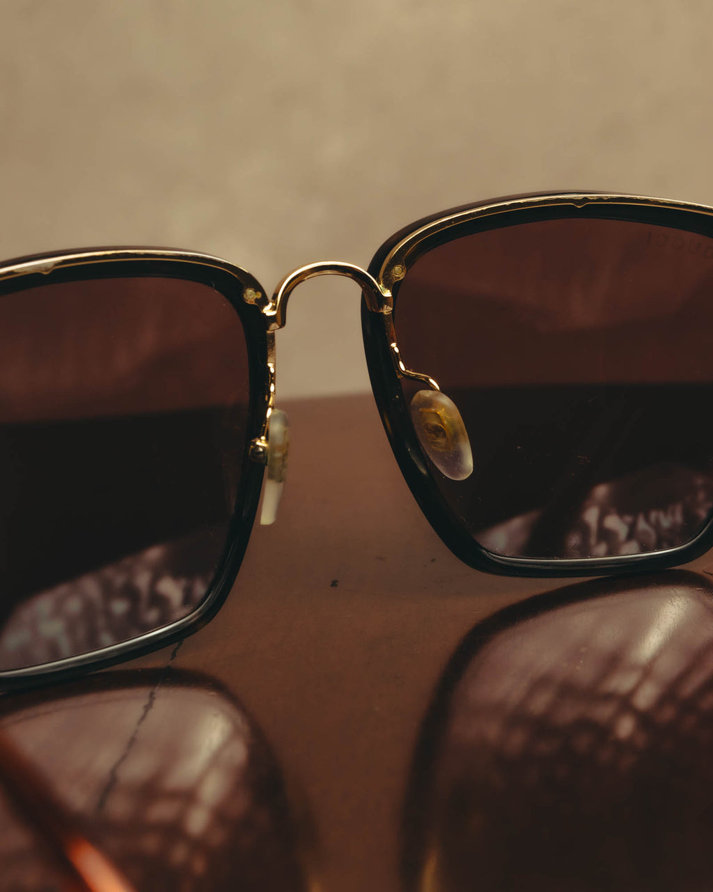 -SPECIAL- “GUCCI” 2010’s Oversized titanium and acetate sunglasses