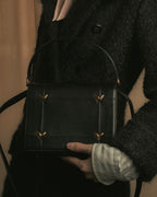 -SPECIAL- "VALENTINO GARAVANI" 90’s-00’s V corner hardware leather top handle bag