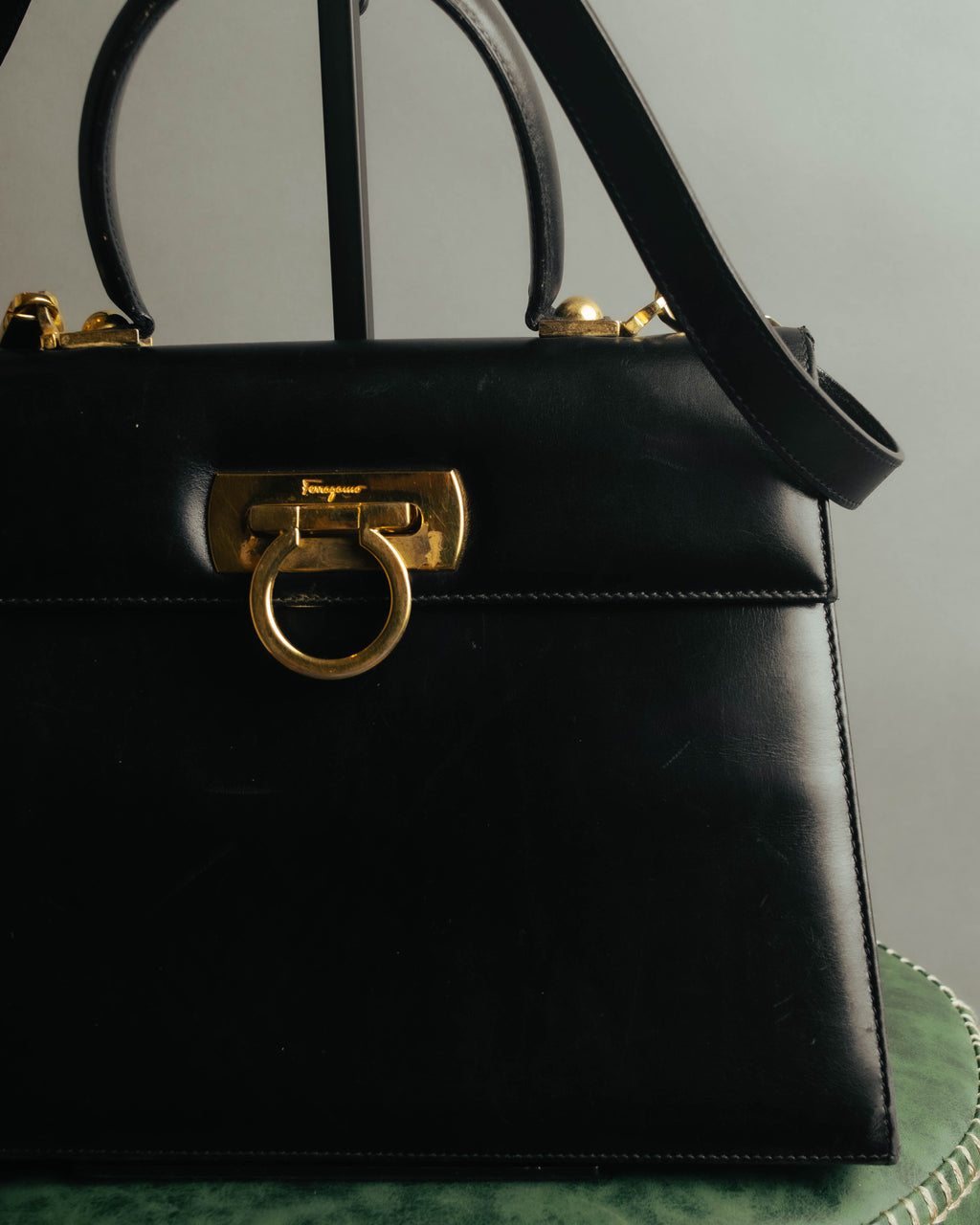 “Salvatore Ferragamo” 90’s-00’s Gancini leather top handle shoulder bag