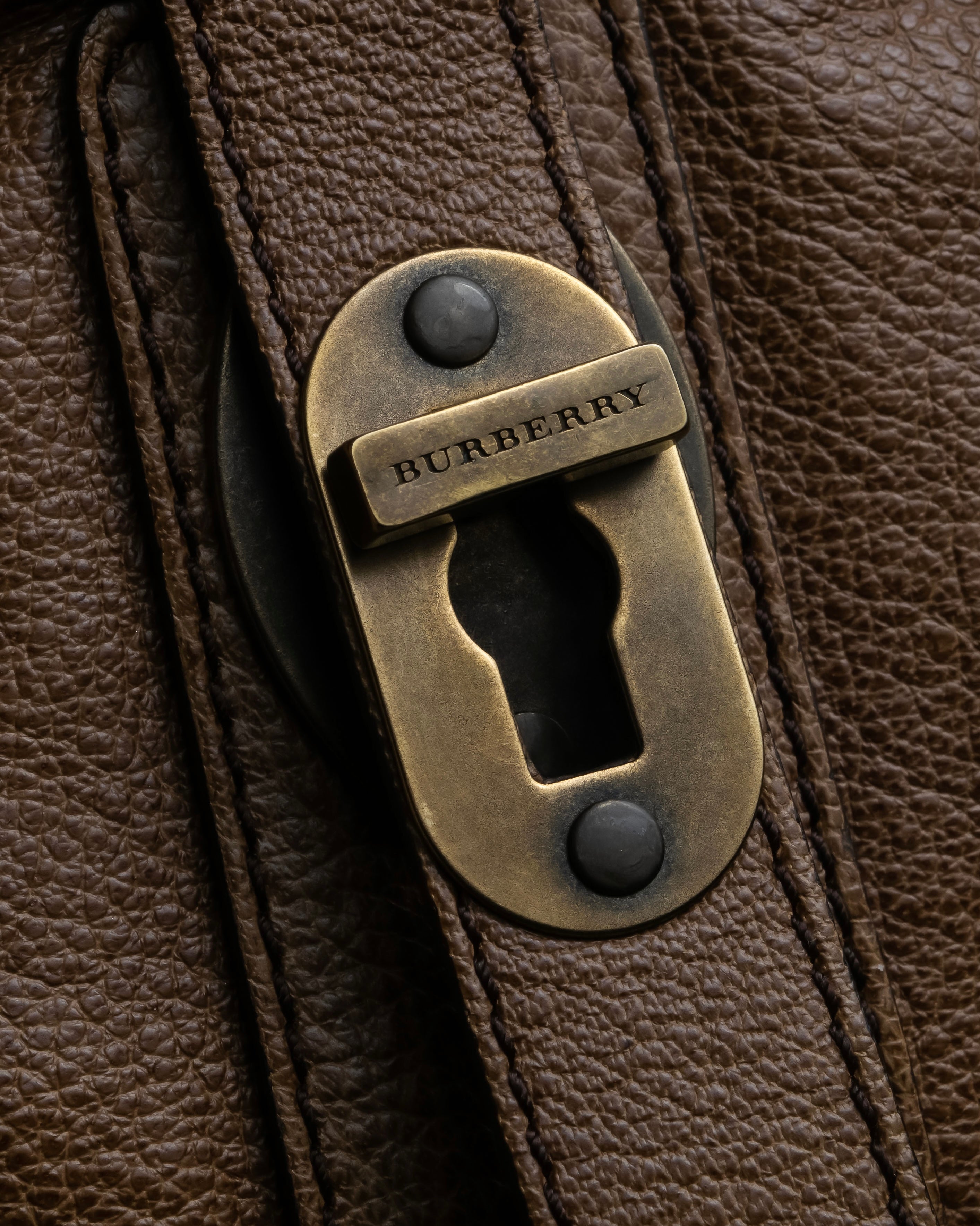 "BURBERRY" Chain design grained full grain leather shoulder bag