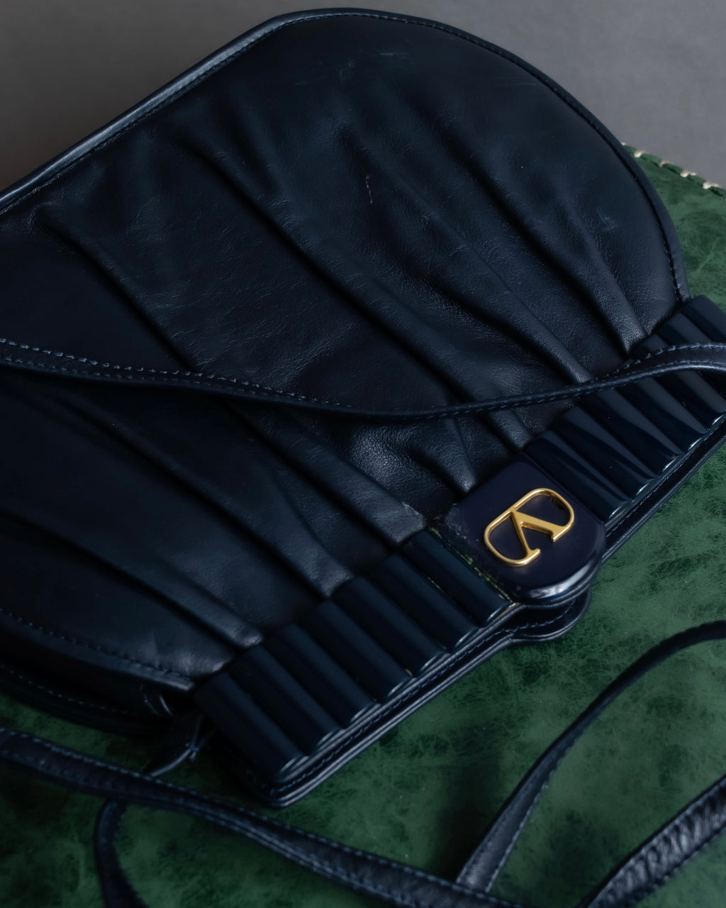 "VALENTINO" Gathered design rounded silhouette shoulder bag