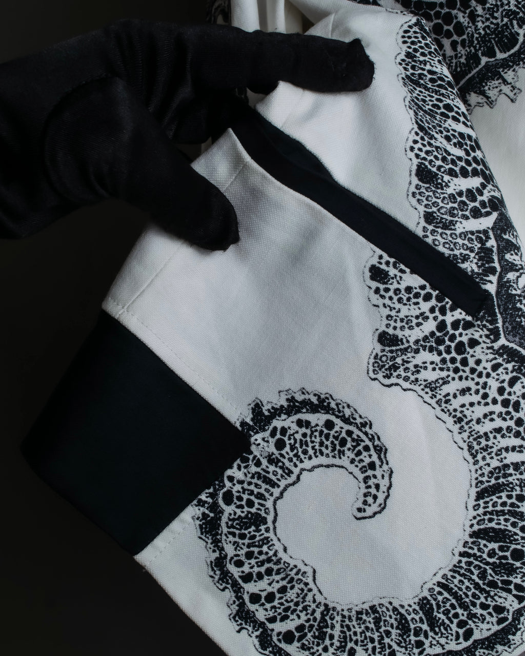 "HELMUT LANG" Seahorse motif design short jacket