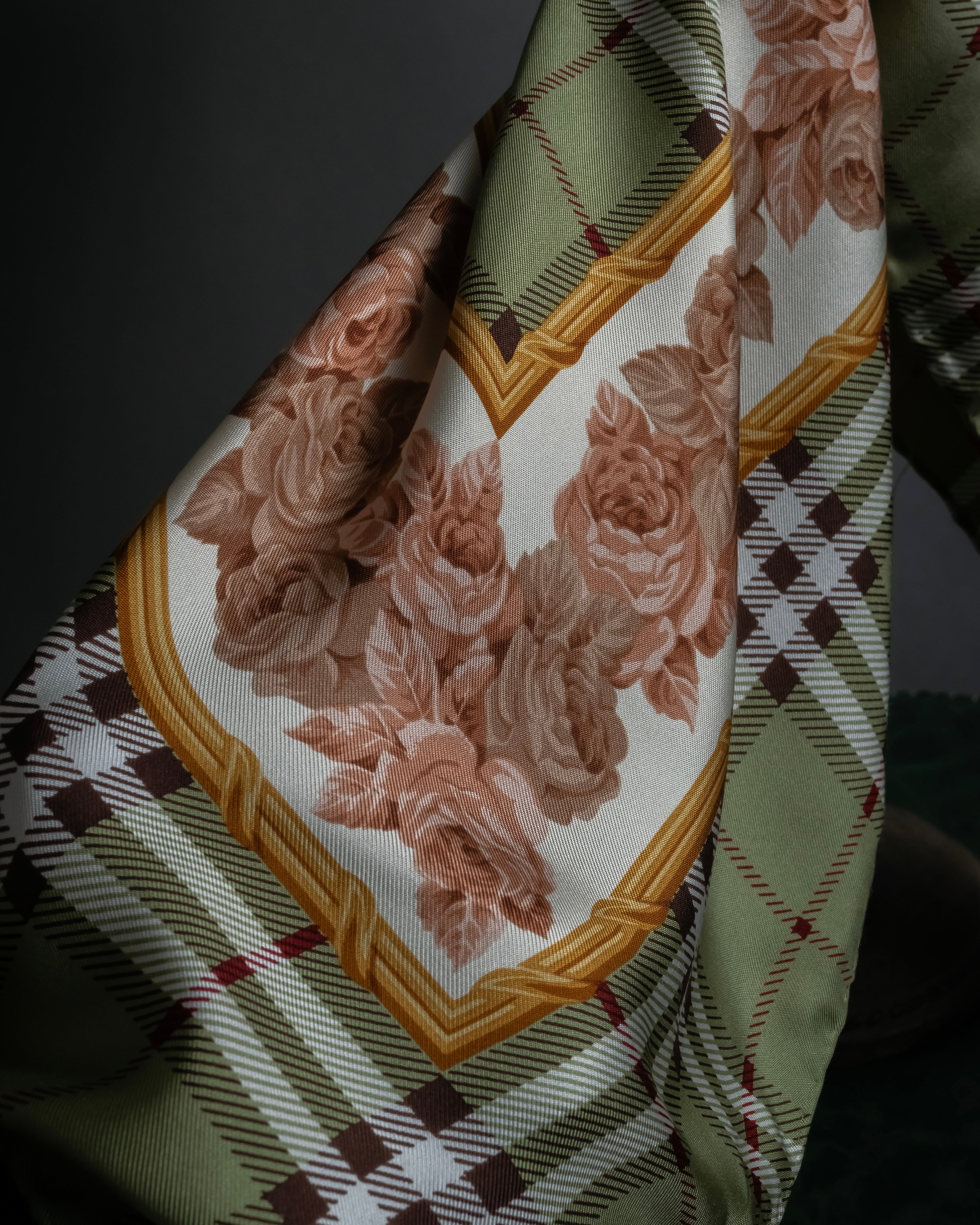 "BURBERRYS" Rose motif layered check pattern silk scarf