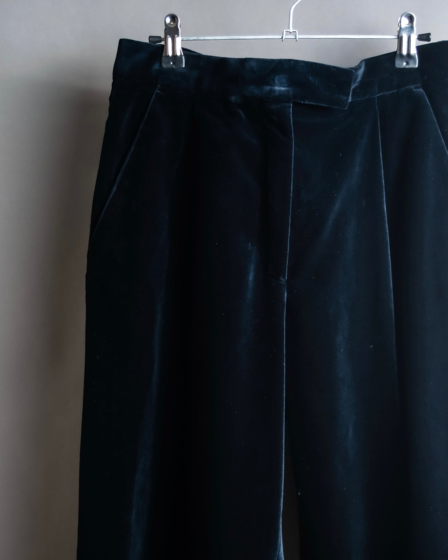 "DRIES VAN NOTTEN" Beautiful velvet straight line slacks