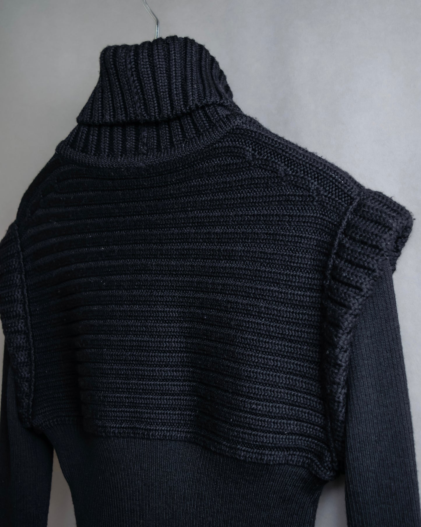 "FENDI" Bustier docking shape ribbed turtleneck knit