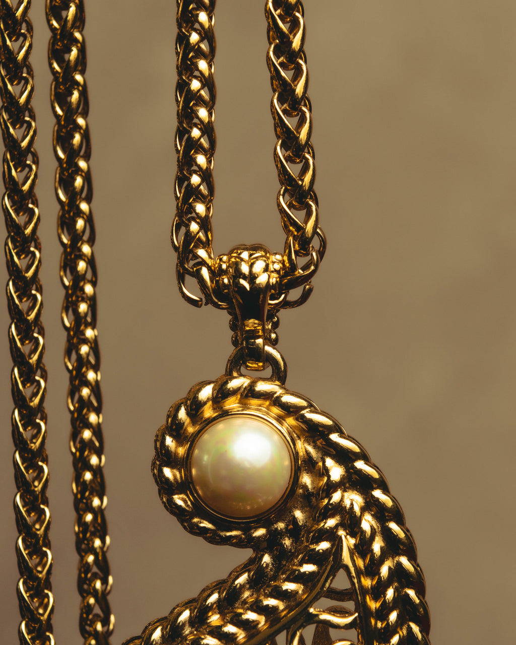 "Christian Dior" 80's-90's Ornate pendant necklace
