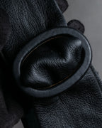 "BURBERRYS" Oval buckle design, supple leather belt