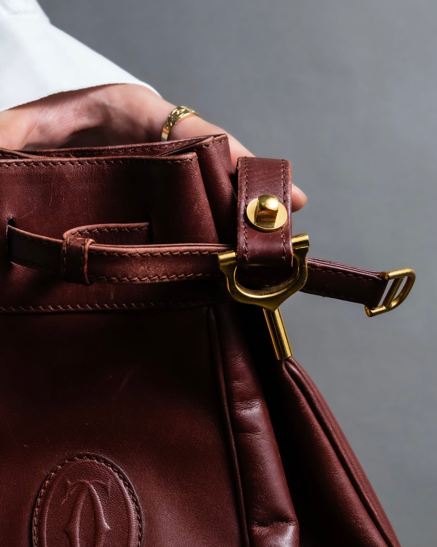 "Cartier" Drawstring design bordeaux color shoulder bag