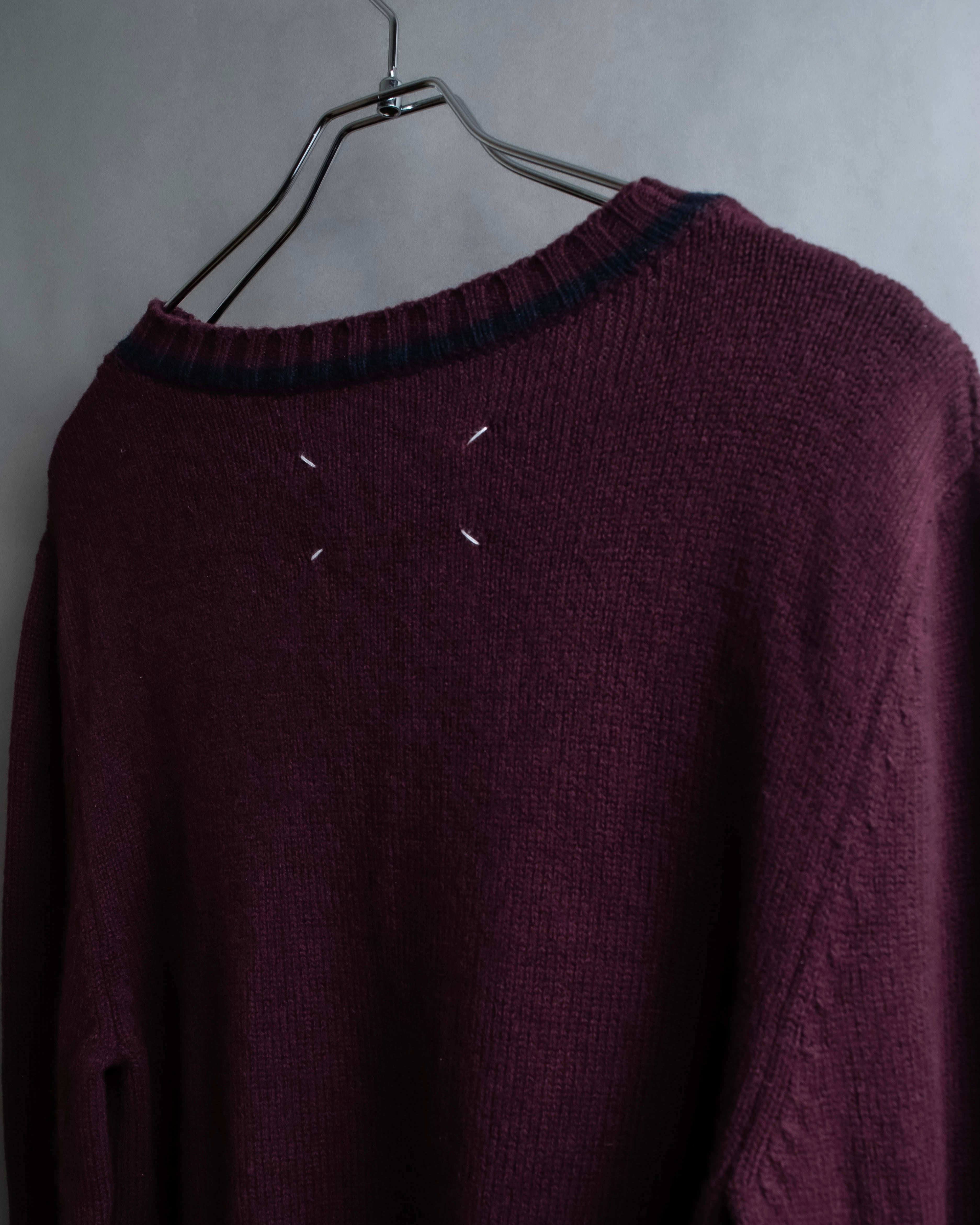"MAISON MARGIELA"
20AW burgundy color V-neck knit