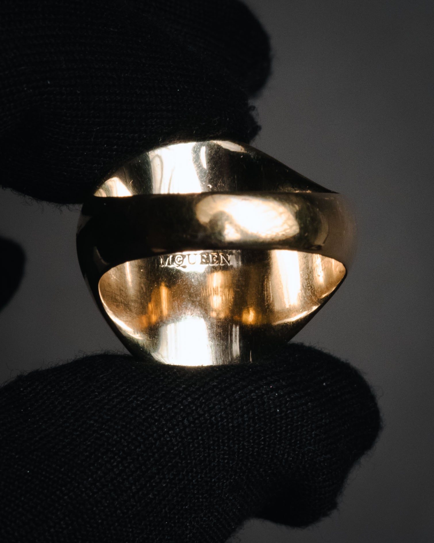 Alexander McQueen (アレキサンダー・マックイーン) - シグネット