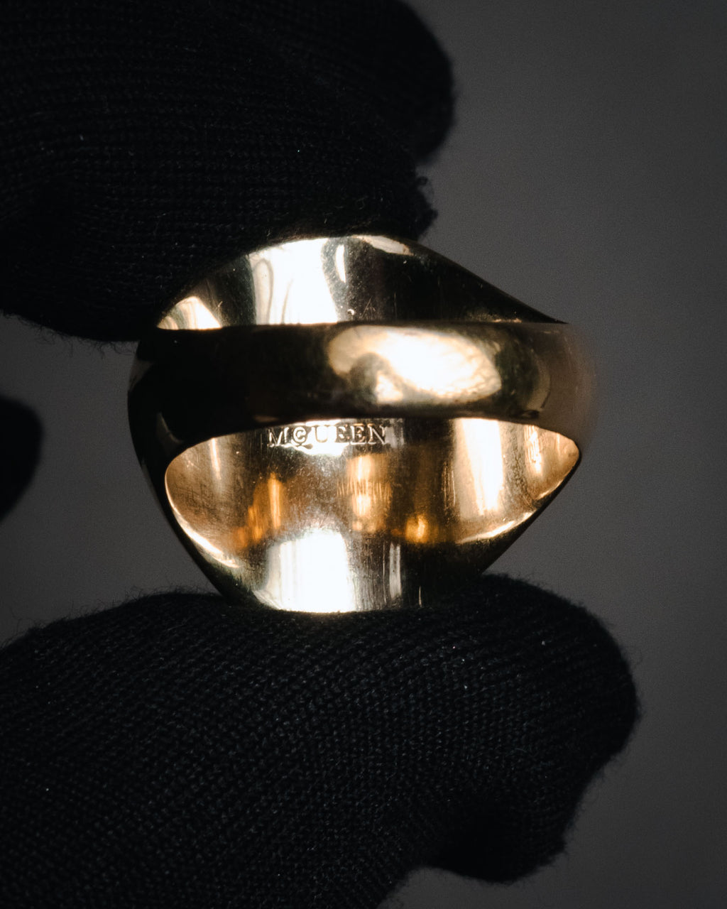 "Alexander McQueen" 10’s black stone signet ring