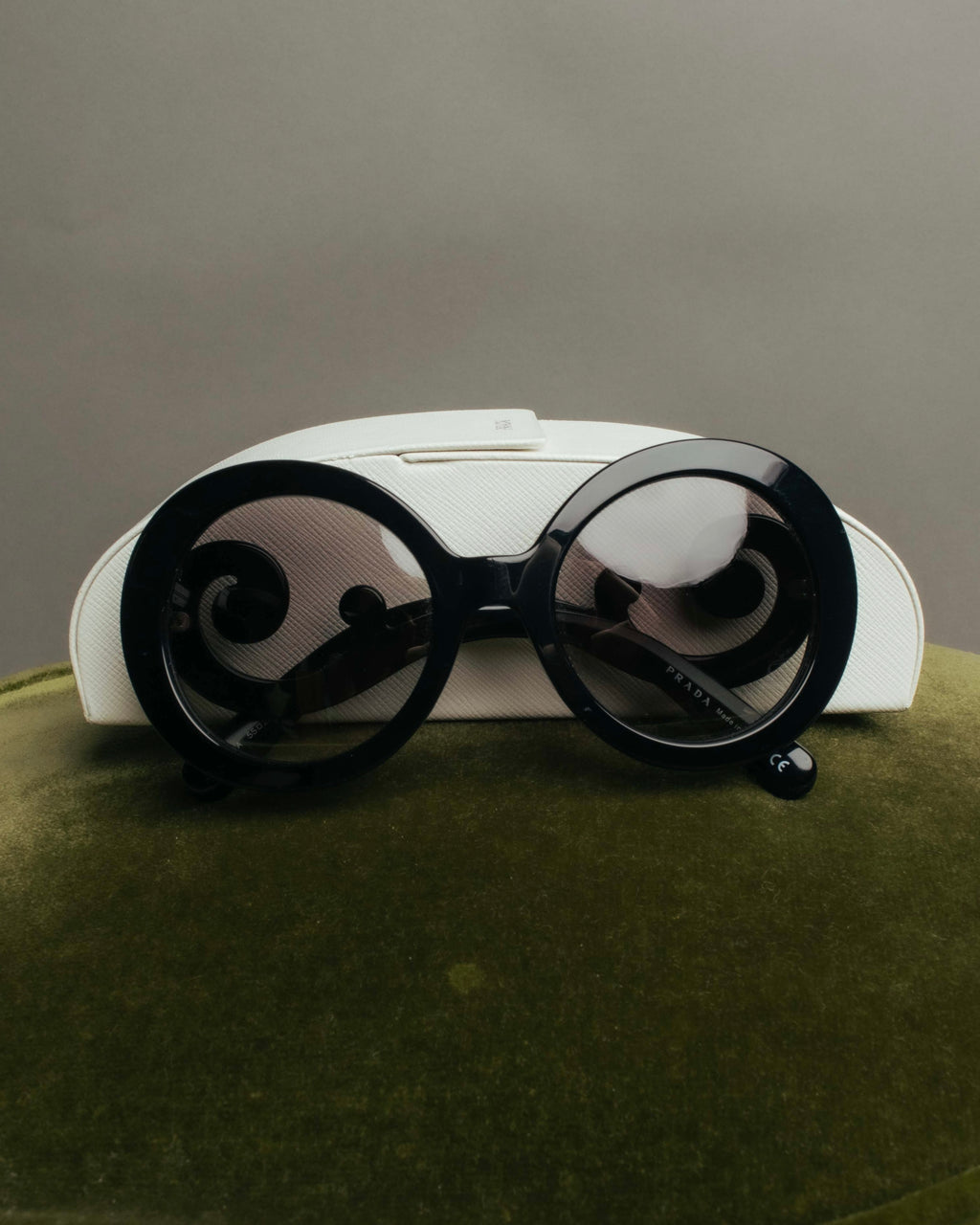 "PRADA" 10's Sculptural baroque sunglasses
