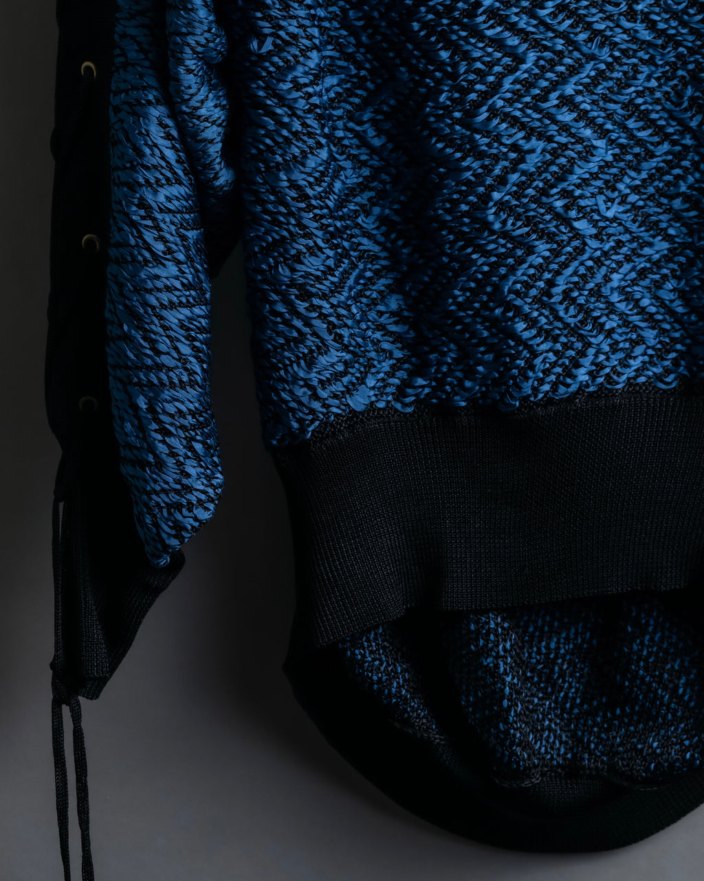 "TOGA ARCHIVES" String design mesh switching melange knit