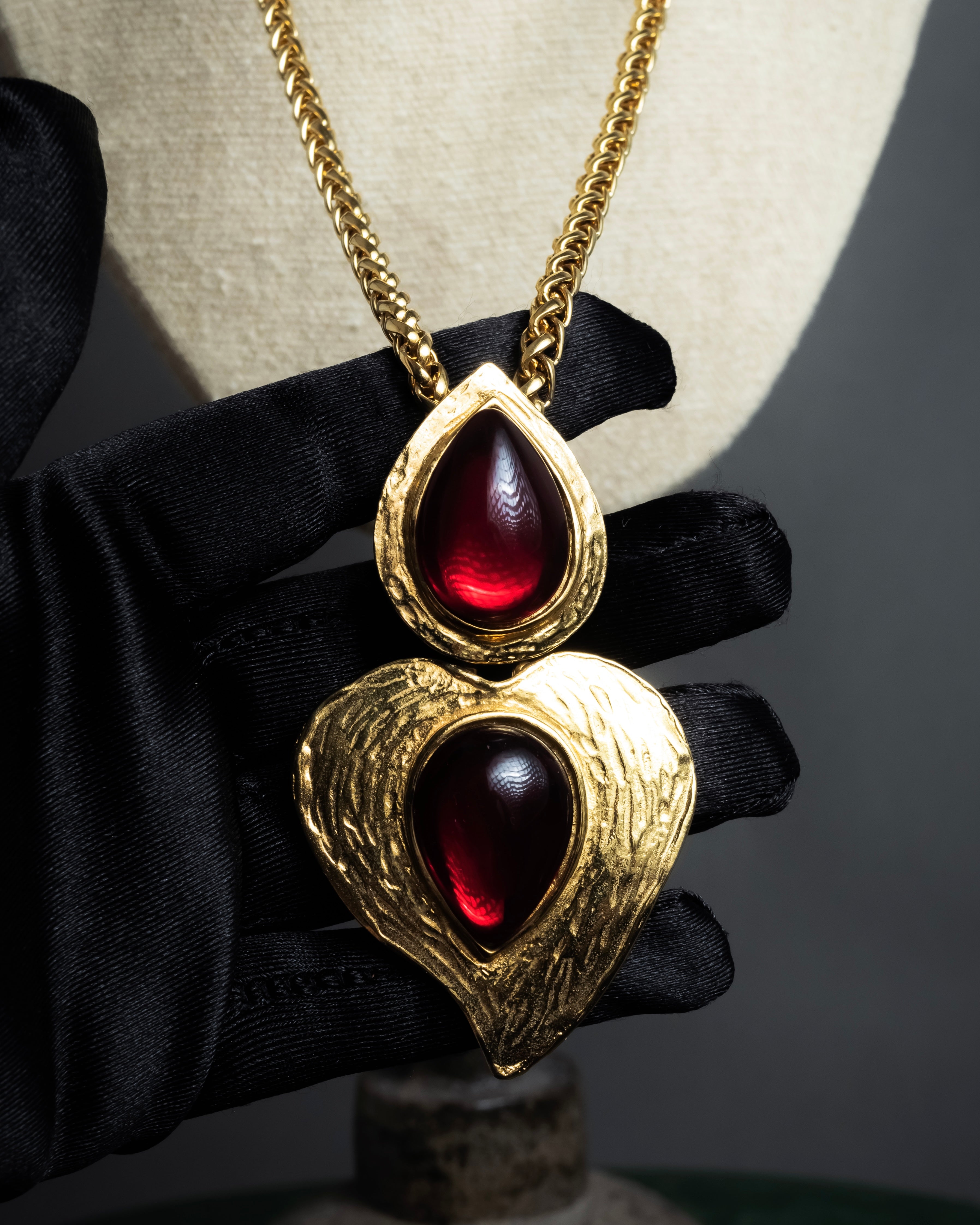 "YVES SAINT LAURENT" Vintage drop motif gold chain necklace