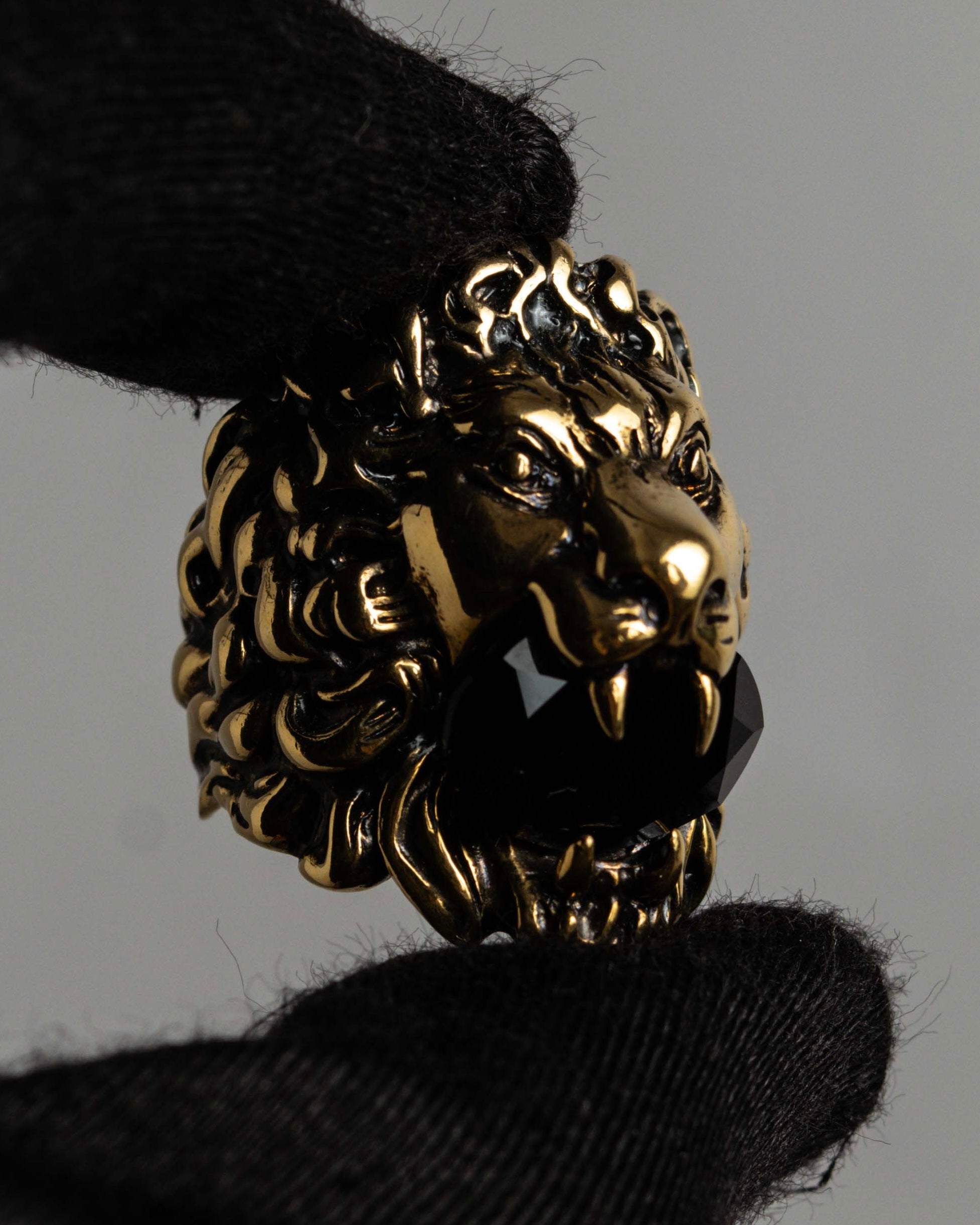 "GUCCI" Michele period lion head gold ring