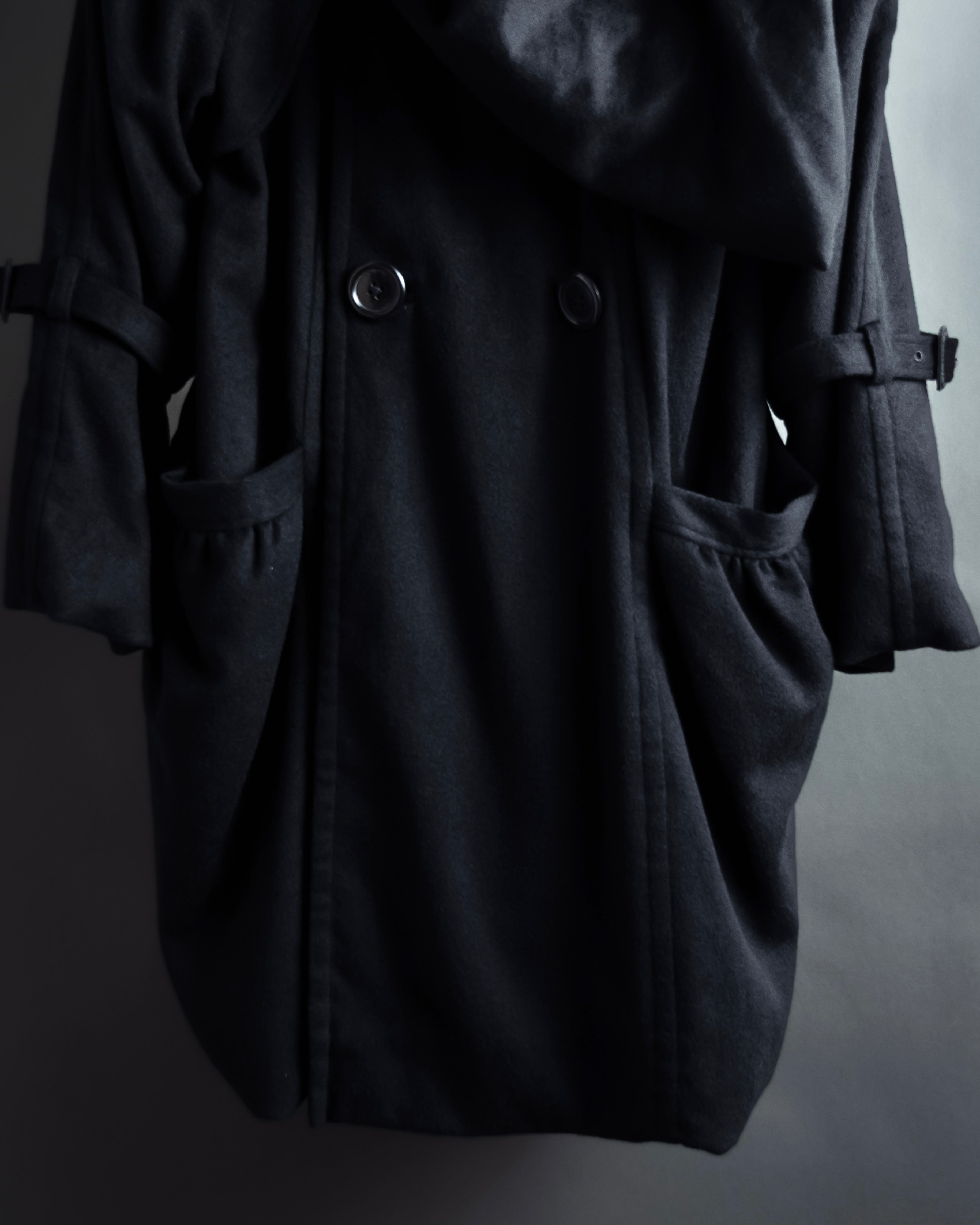 "TORUICHOU" Muffler-style collar military detail coat