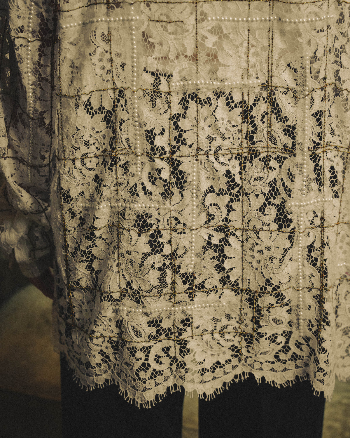 -SPECIAL- "CHANEL" 10's-20's Embellished floral lace and pearl check oversized shirt
