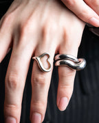 "CHANEL" 90's Organic twist design double ring