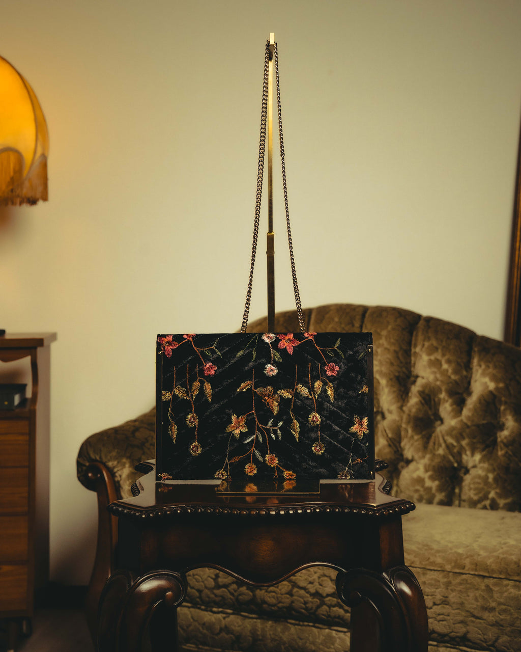 "VALENTINO" 80's-90's Ornately embroidered velvet chain shoulder bag