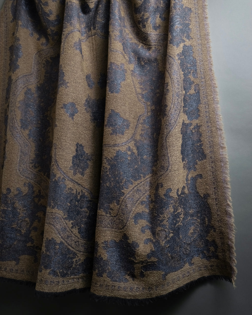 "BALENCIAGA" Large size lame jacquard weave stole