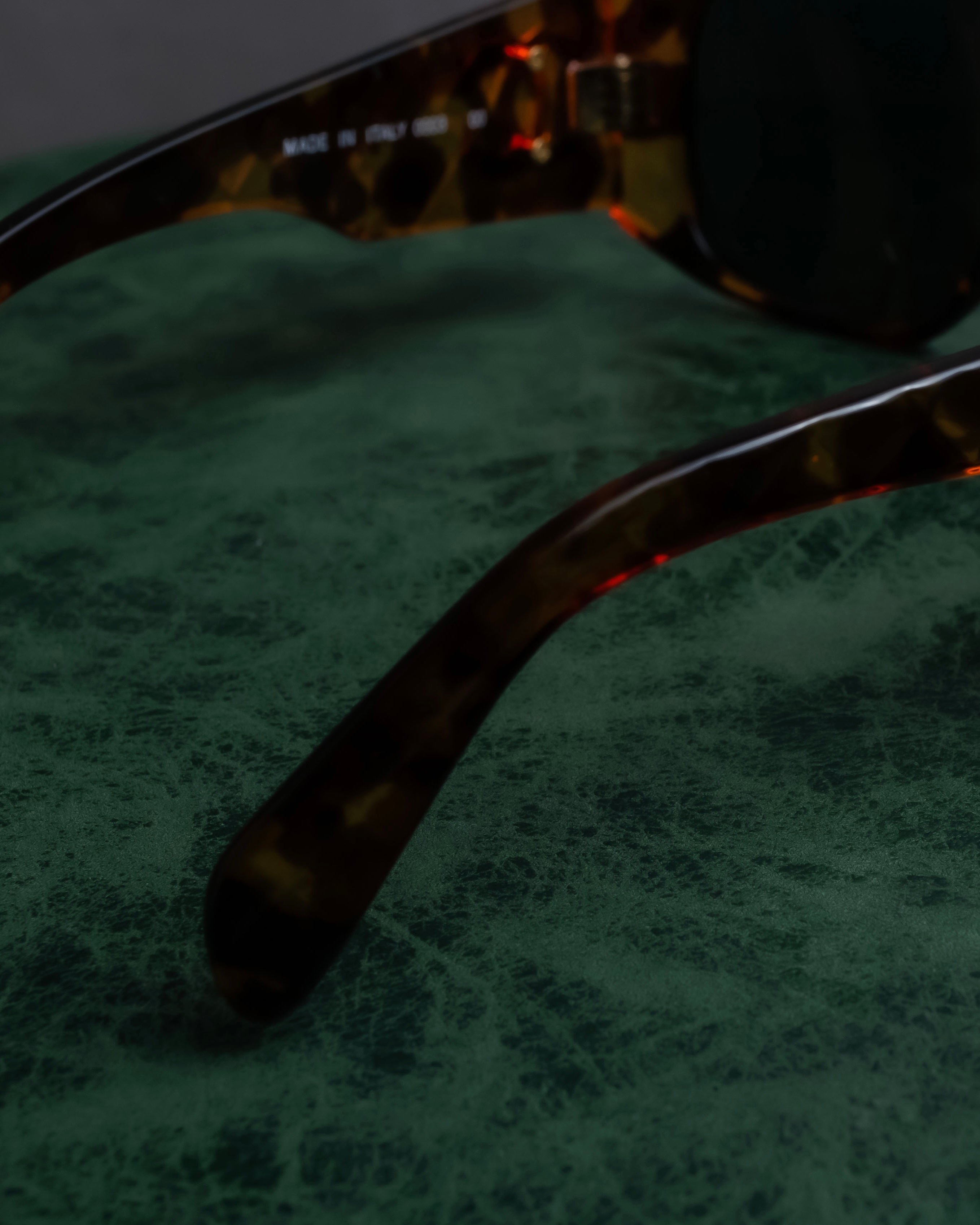 "CHANEL" Tortoiseshell embossed cocomark square sunglasses