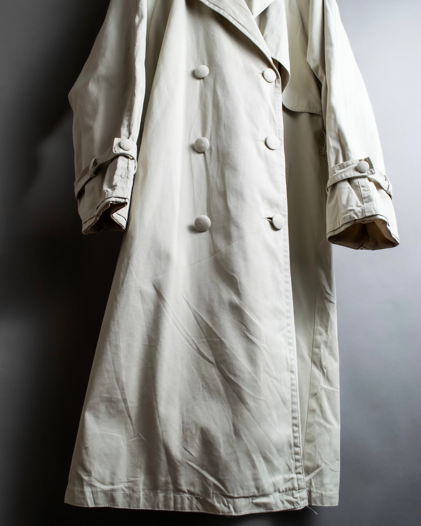 "MARILYN DE PEREL" Covered button detail  Ivory feminine trench coat