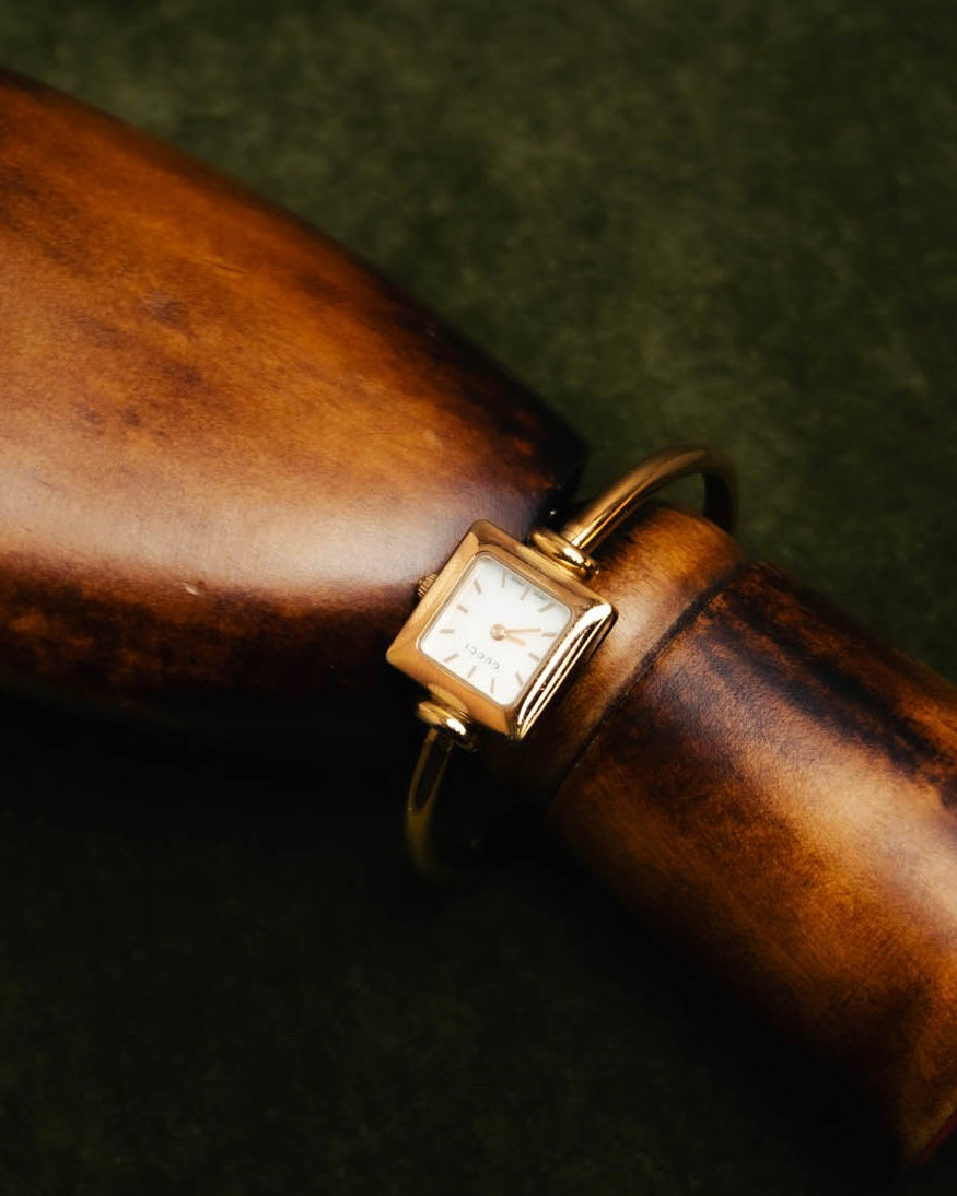 -SPECIAL- “GUCCI” 90’s-00’s 1900L gold tone bangle watch