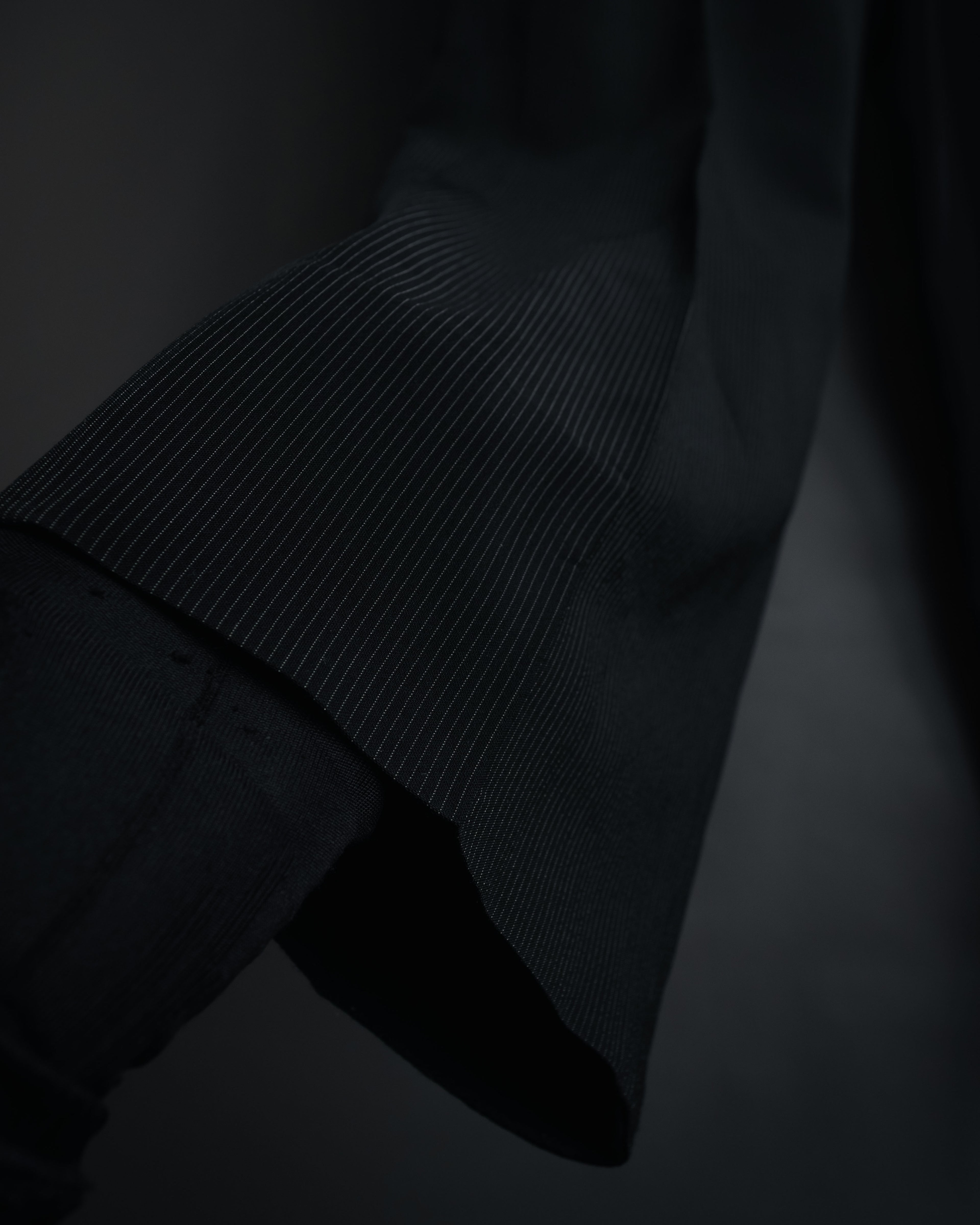 "GIORGIO ARMANI" 08’s-09’s Sharp pinstripe wool two button suit set