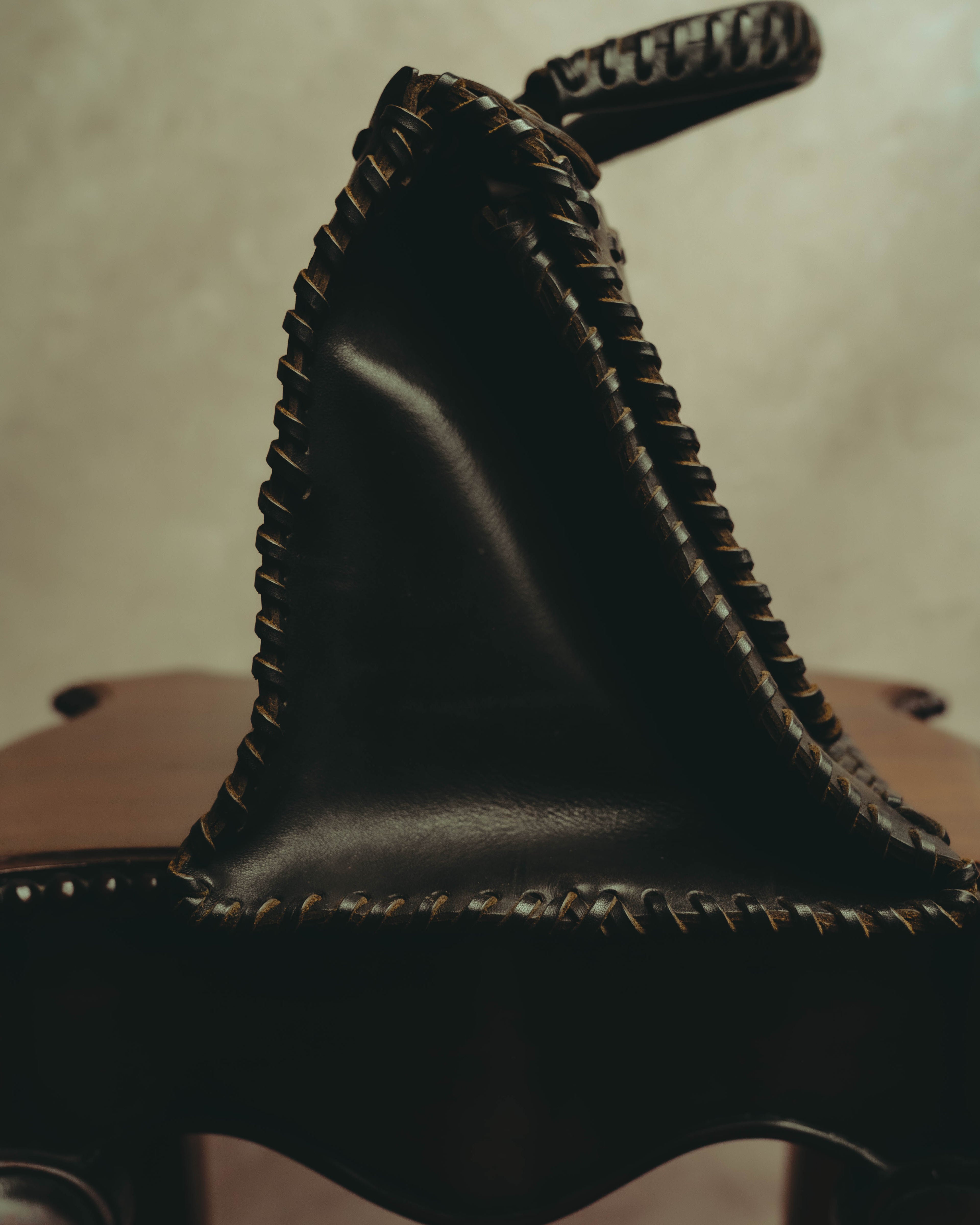 -SPECIAL- “FENDI” 80’s-90’s Coat of arms embossed whipstitched leather handbag