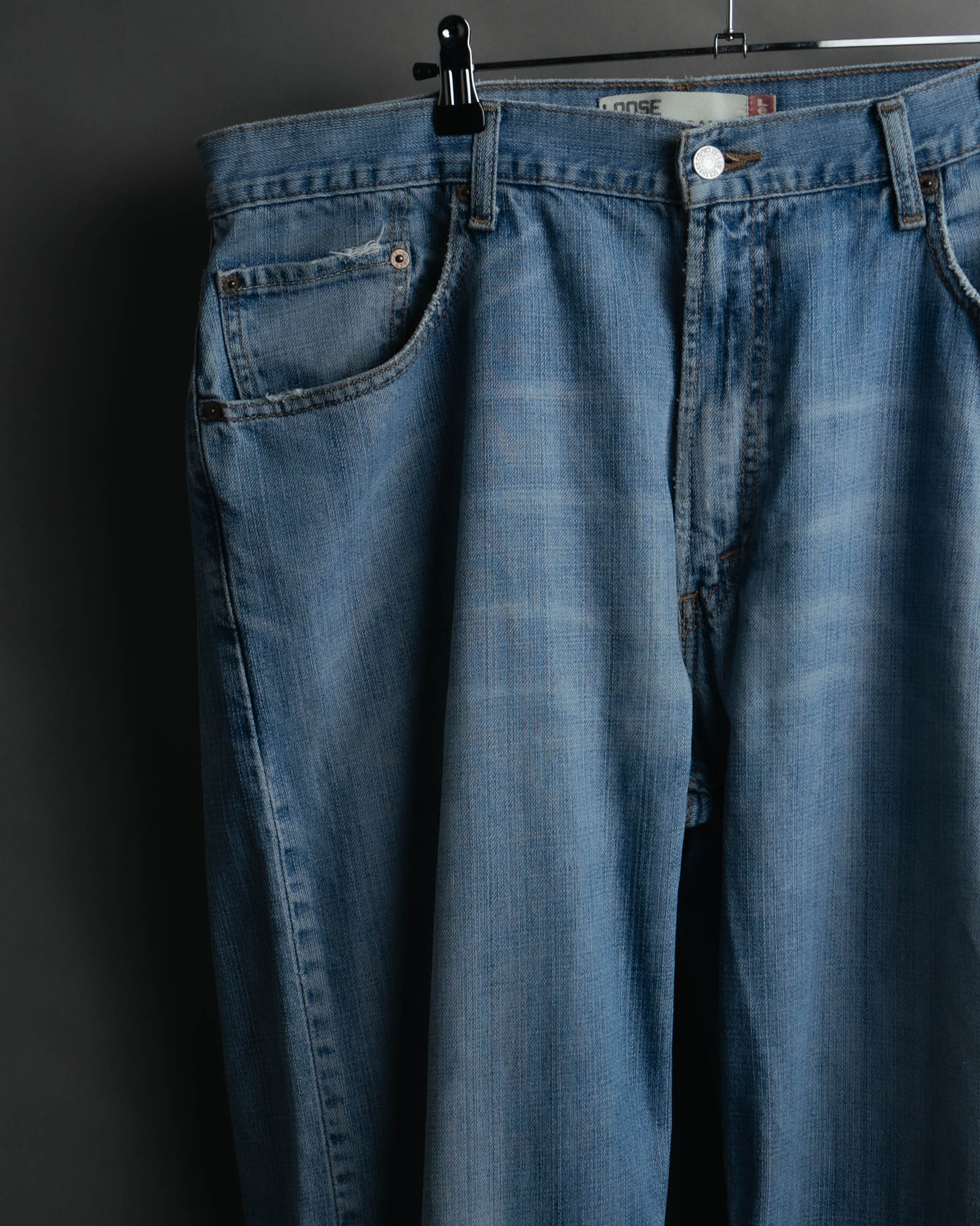 -MOOD MILLÉSIMES- 00’s softly faded loose straight denim pants 569 by “Levi’s”