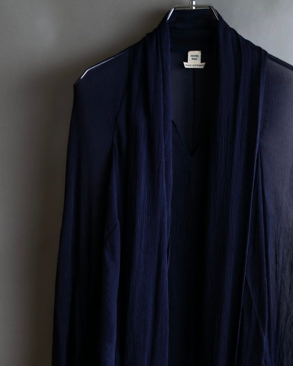 "HERMES" Bowtie detail balloon sleeve sheer pullover