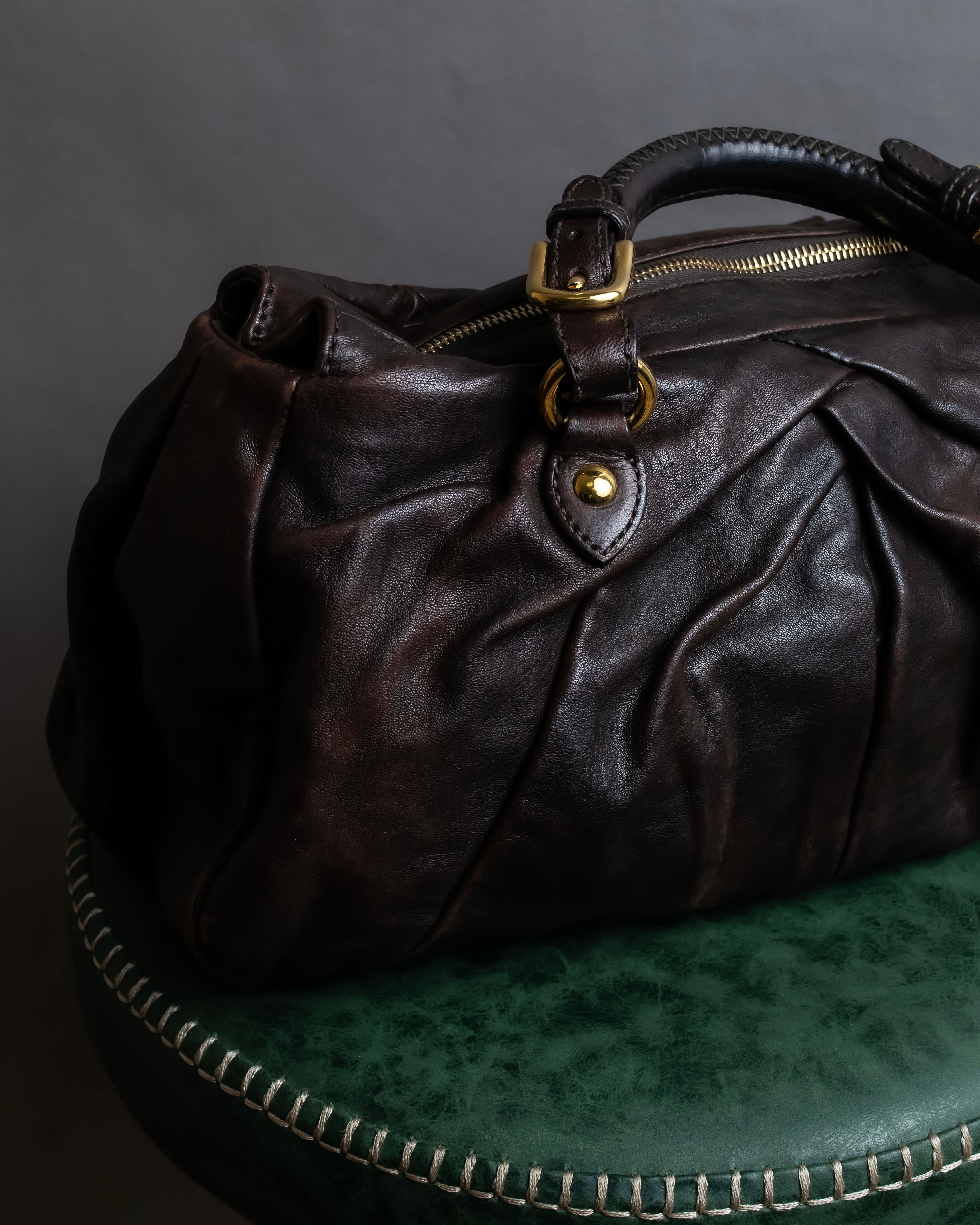 "MIU MIU" Tuck pleat design leather hand bag