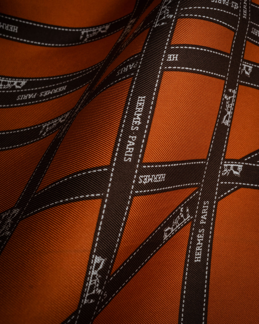 “HERMÈS” 2000-2010 Bolduc silk twill scarf