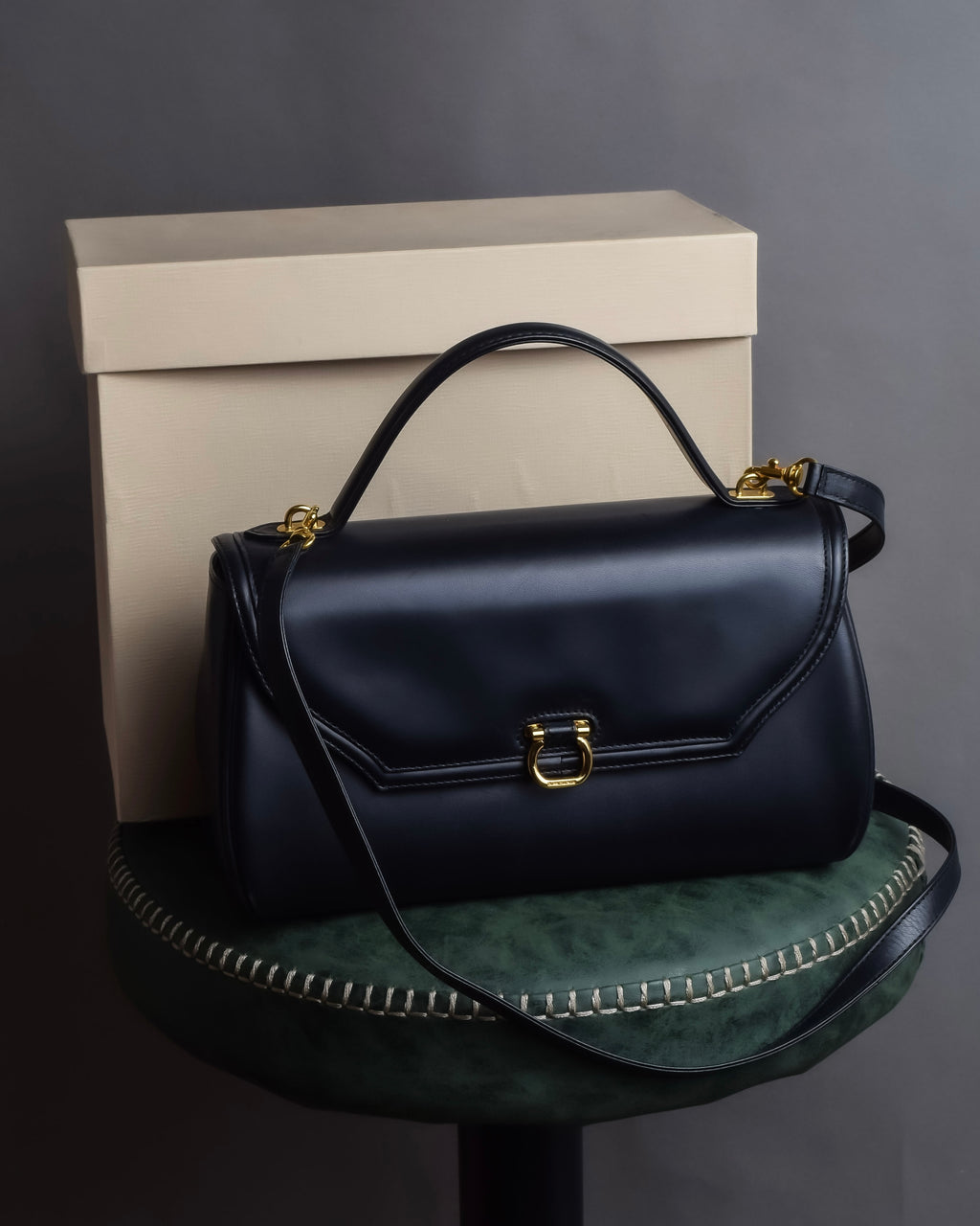 "PIERRE BALMAIN" Horizontal design grain leather 2way shoulder bag