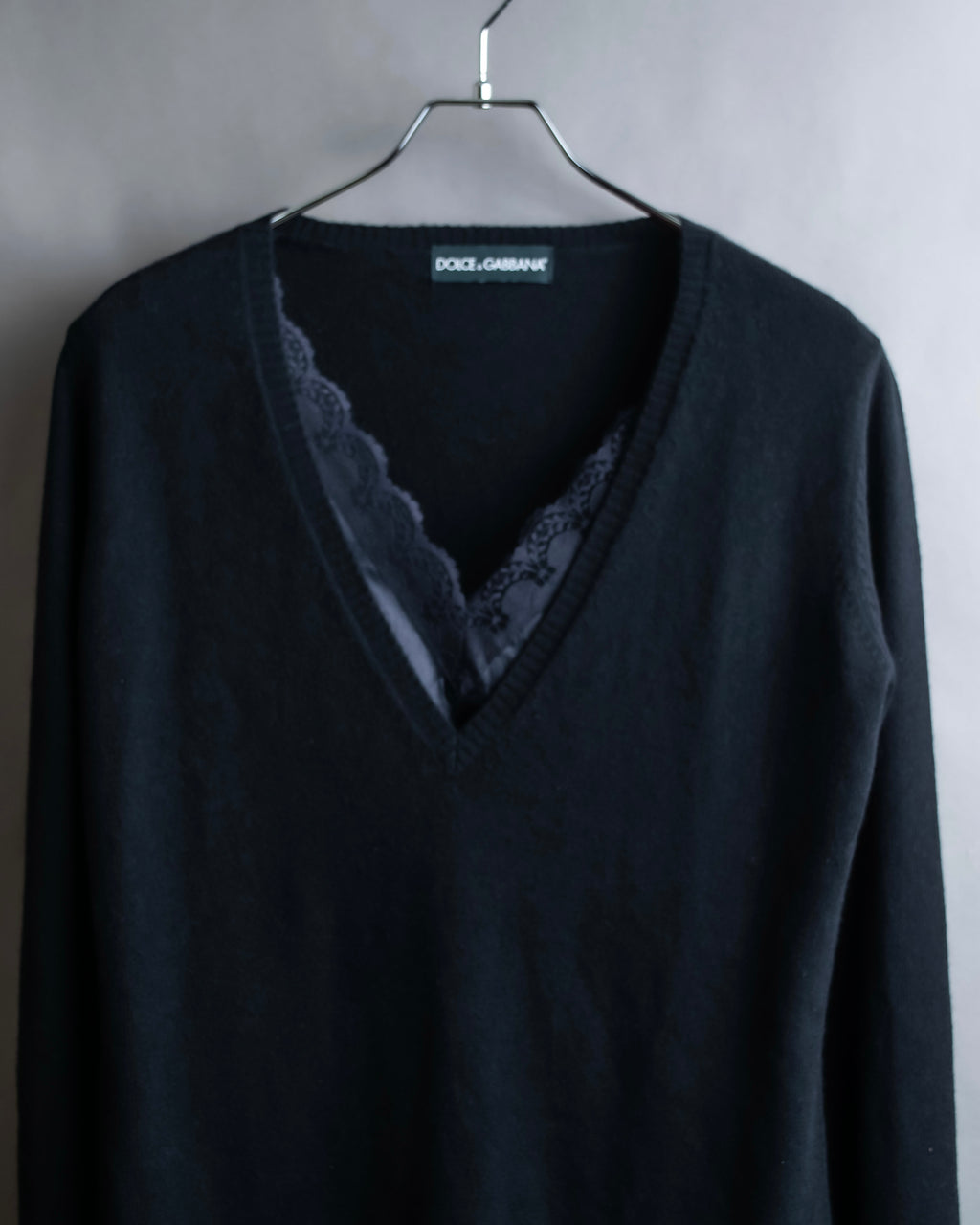 "DOLCE & GABBANA" Lace layered design V-neck knit