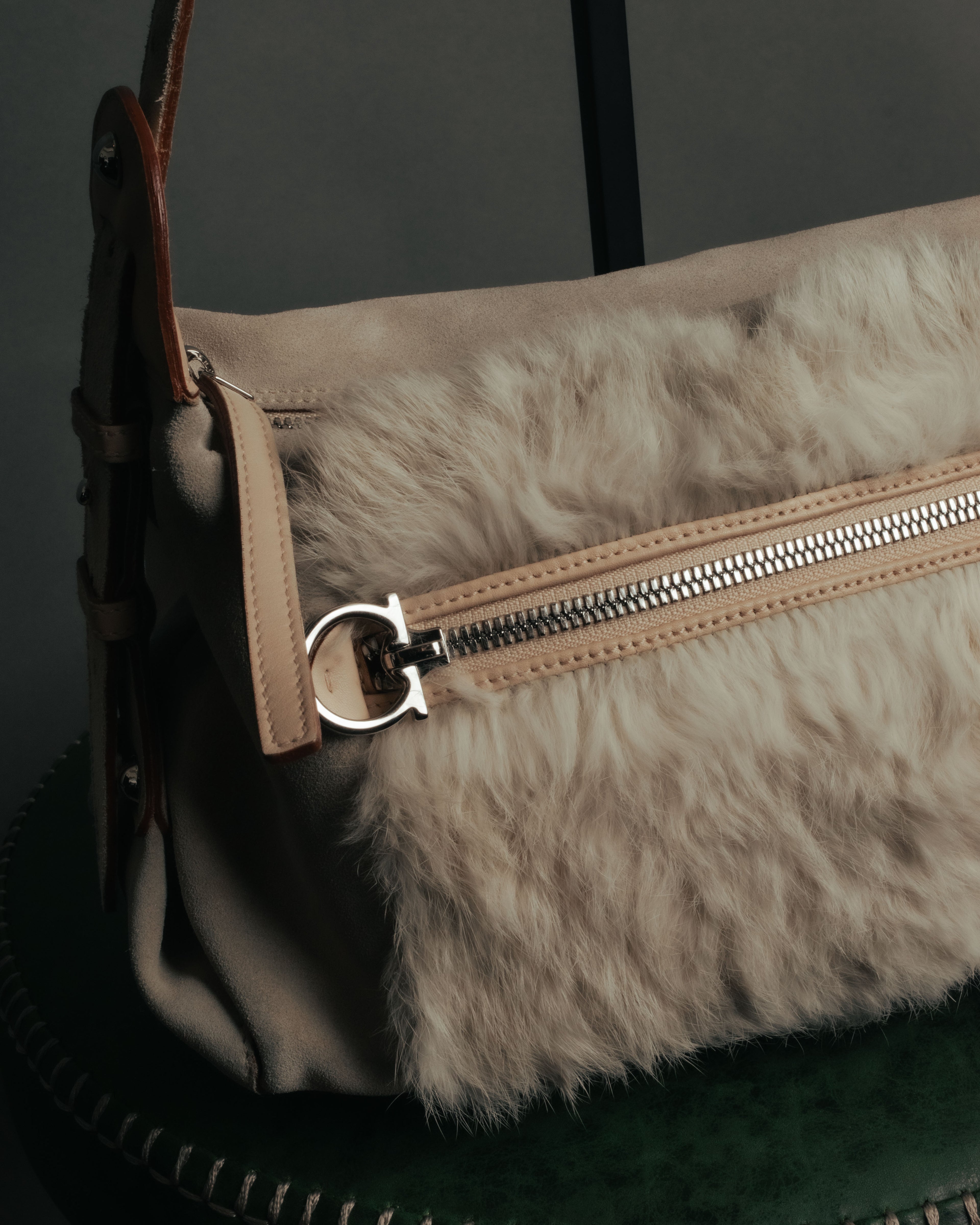 “Salvatore Ferragamo” 00’s Fur panel suede shoulder bag