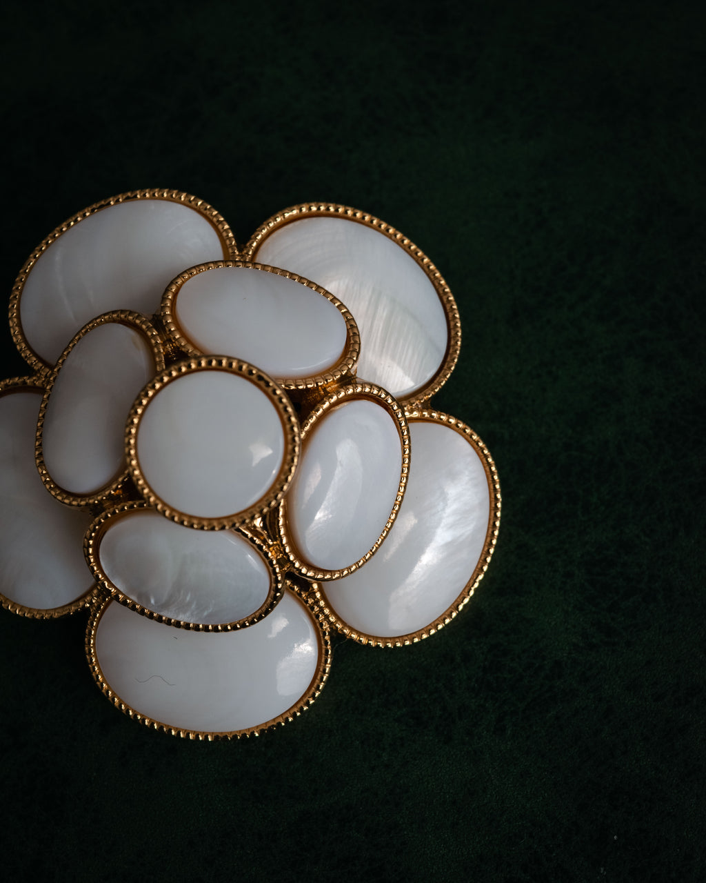 “VETEMENTS” 2017-2021 Archive-referenced mother of pearl flower brooch