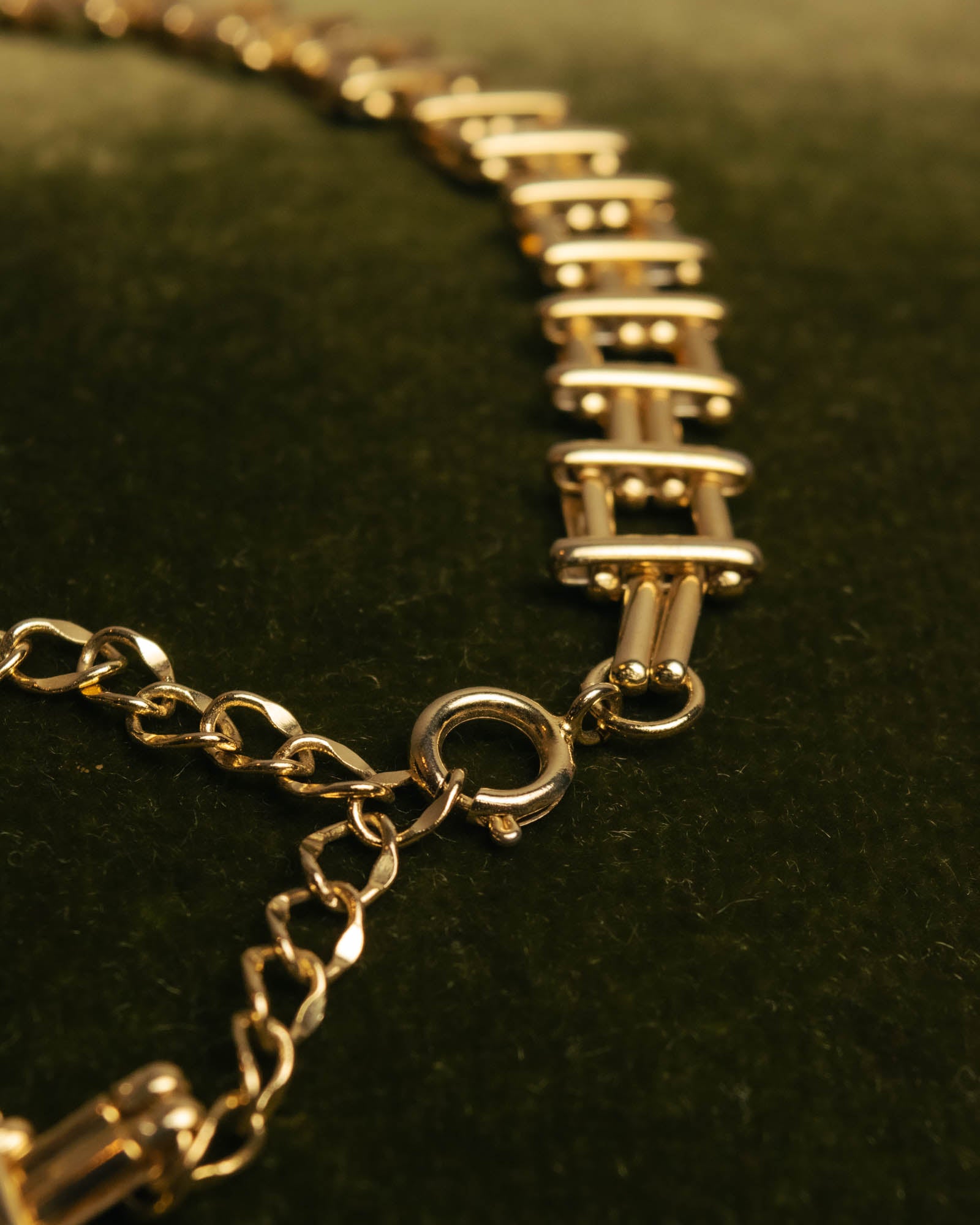 “Vintage“ Geometric link gold tone necklace